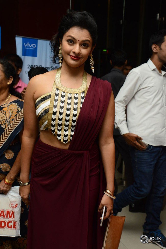 Celebs-At-PSV-Garuda-Vega-Special-Show